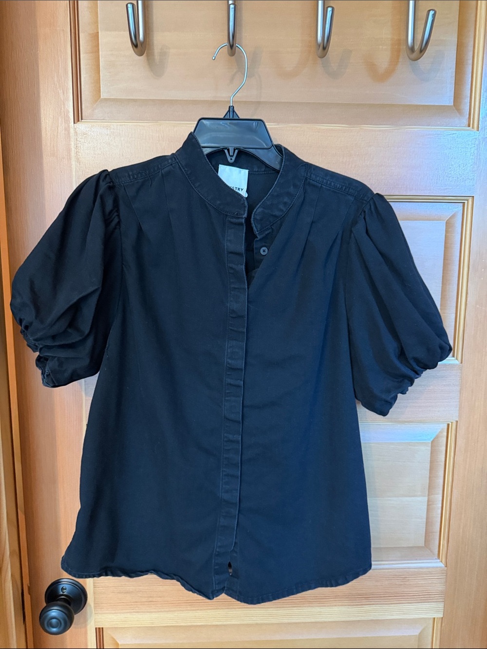Women's Black Puff-Sleeve Button-Down Shirt